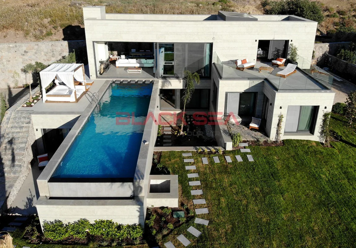 6 Bedroom Ultra Luxury Holiday Villa with Sea View in Bodrum Turgutreis