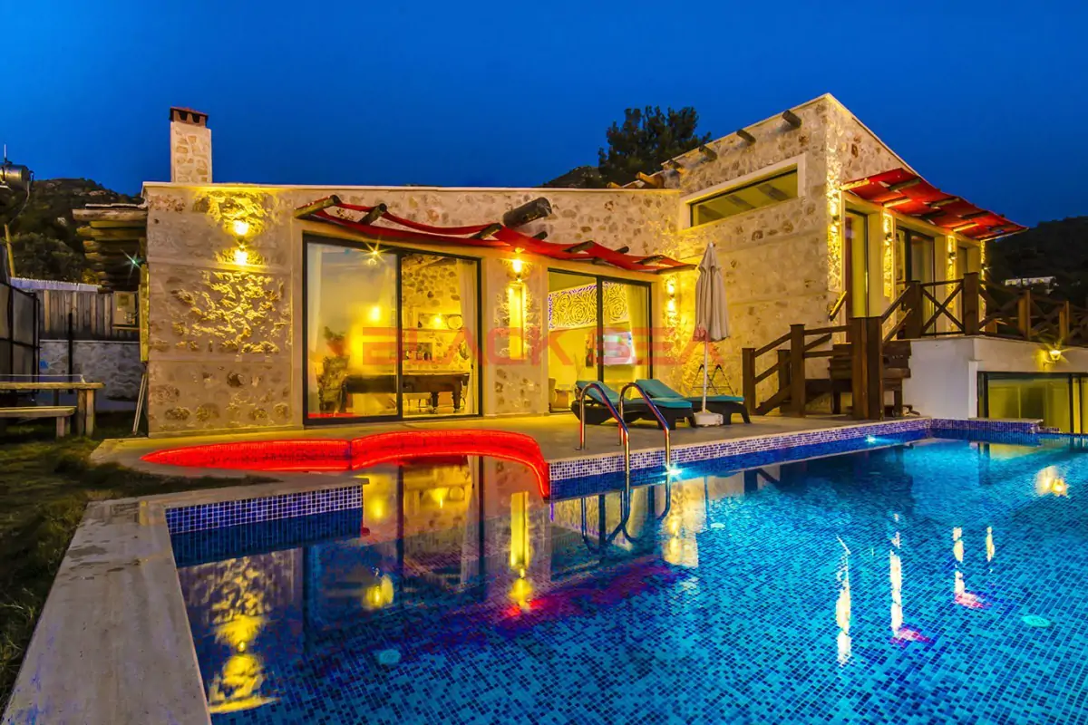 Kalkan İslamlar Köyünde 1+1 Lüks Balayı Villası